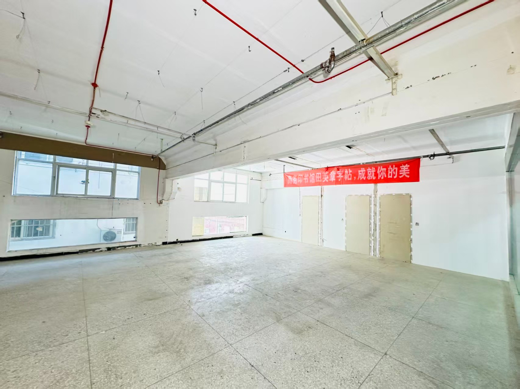 中兴智慧城春都路副食文化园 OPC·AI产业园 以空间承载创新，以AI驱动未来。